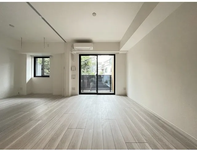 Comforia Liv Bunkyo Gokokuji - Interior - ["Flooring", "Floor", "Ceiling"]