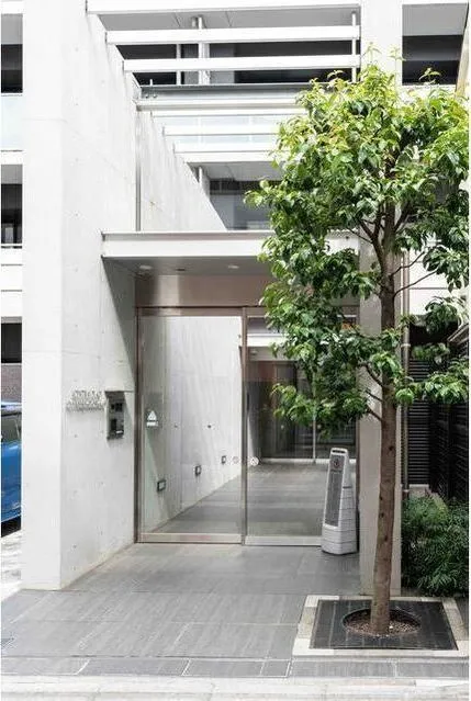 Central Place Shinjuku Gyoenmae - Exterior - ["Composite material", "Concrete", "Shade"]