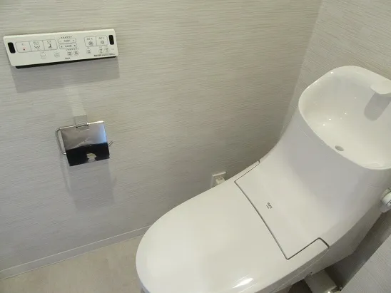 Due Nerima - Interior - ["Toilet seat", "Toilet", "Plumbing fixture"]