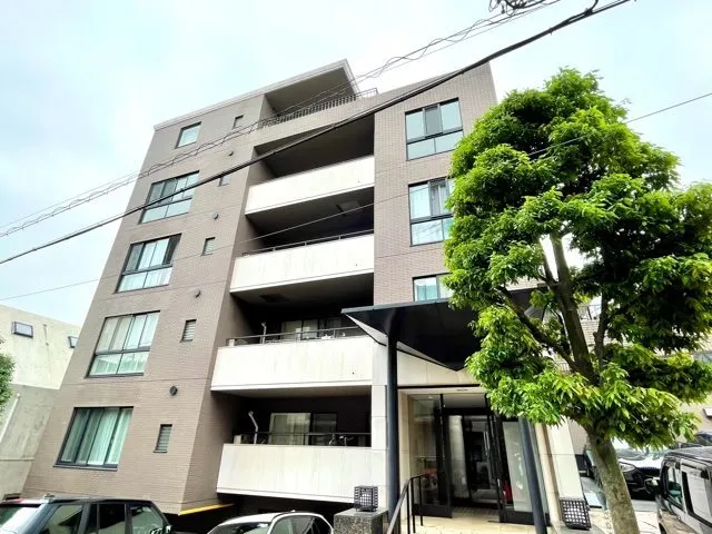 Residia Kamimeguro - Exterior - ["Building", "Land vehicle", "Sky"]