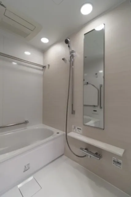 Park Homes Higashinakano - Interior - ["Plumbing fixture", "Bathtub", "Mirror"]