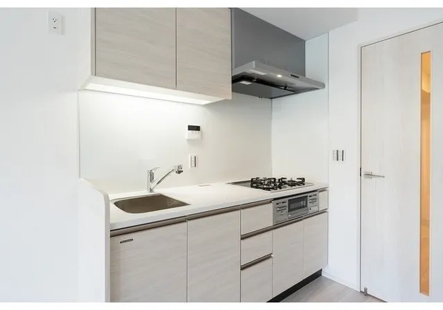 Comforia Takenotsuka East - Interior - ["Kitchen", "Countertop", "Flooring"]