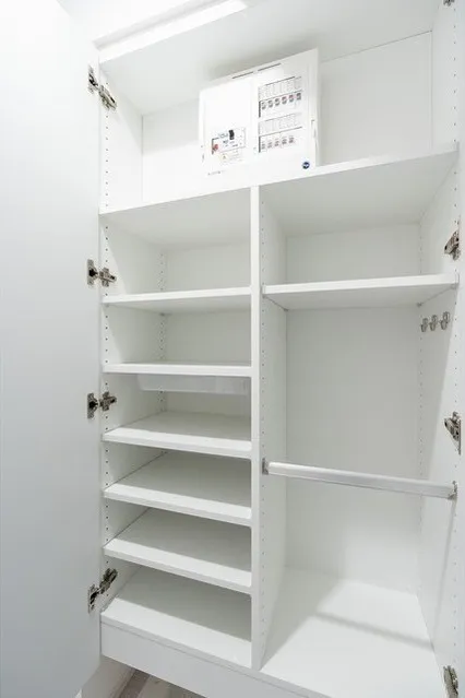 Comforia Takenotsuka East - Interior - ["Shelving", "Cupboard", "Shelf"]