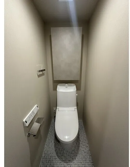 Baus Flats Kuramae - Interior - ["Toilet seat", "Toilet", "Flooring"]