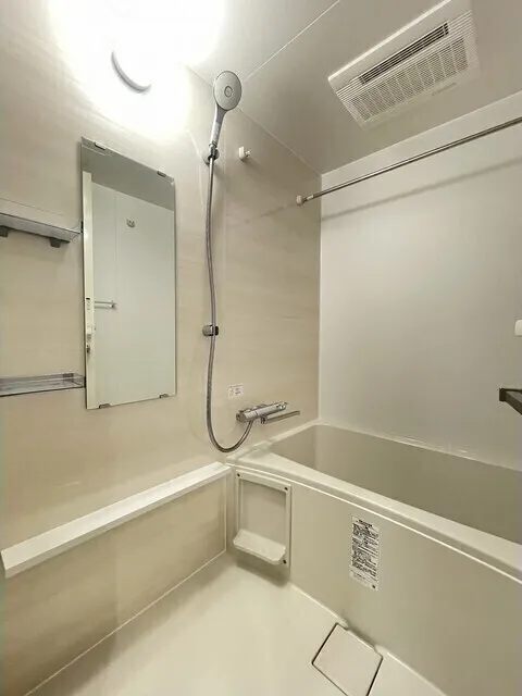 Comforia Liv Minamisunamachi East - Interior - ["Plumbing fixture", "Flooring", "Bathroom"]