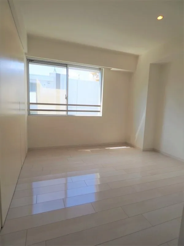 Residia Kita Shinjuku - Interior - ["Window", "Fixture", "Wood"]
