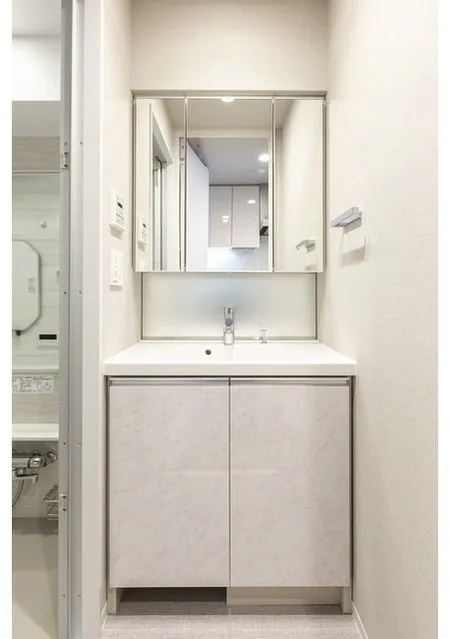 LIBR GRANT Nishi Shinjuku WEST - Interior - ["Flooring", "Floor", "Interior design"]