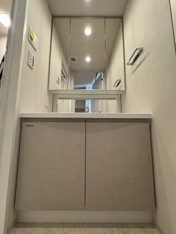 Lumiec Kinshicho - Interior - ["Flooring", "Interior design", "Floor"]