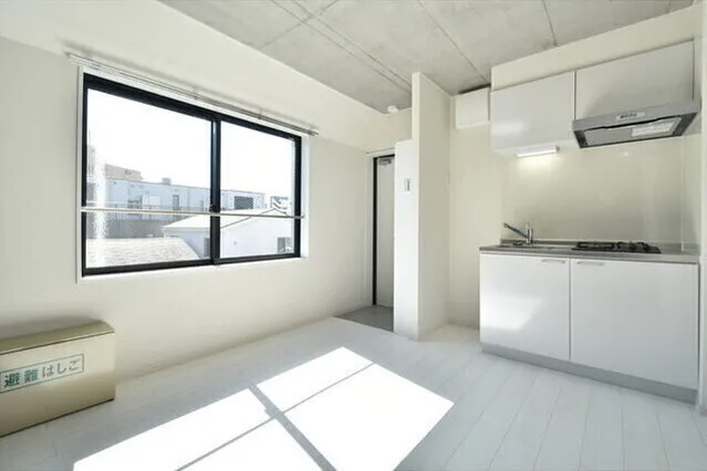 Vista Kitashinagawa - Interior - ["Building", "Furniture", "Window"]