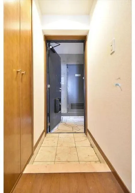 Plateau Jingumae - Interior - ["Flooring", "Floor", "Wood"]