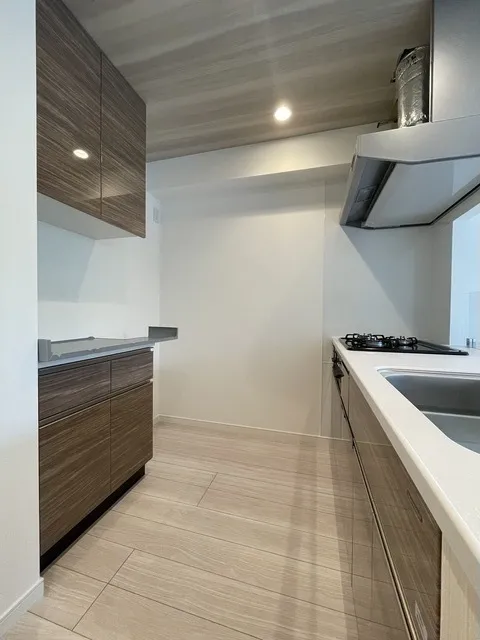 Comforia Liv Bunkyo Gokokuji - Interior - ["Flooring", "Wood", "Kitchen"]
