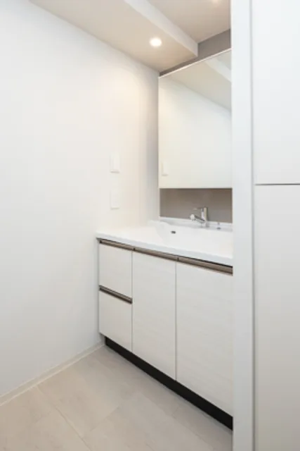 Abity Grande Kinuta - Interior - ["Cabinetry", "Property", "Sink"]