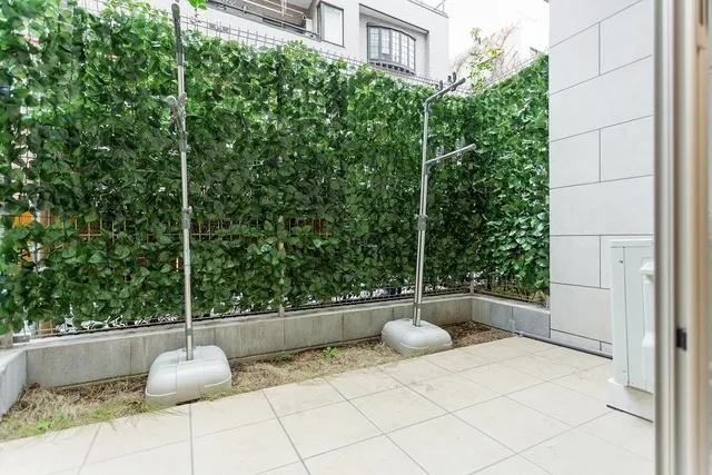 Plage Liu Oshiage - Interior - ["Plant", "Building", "Grass"]