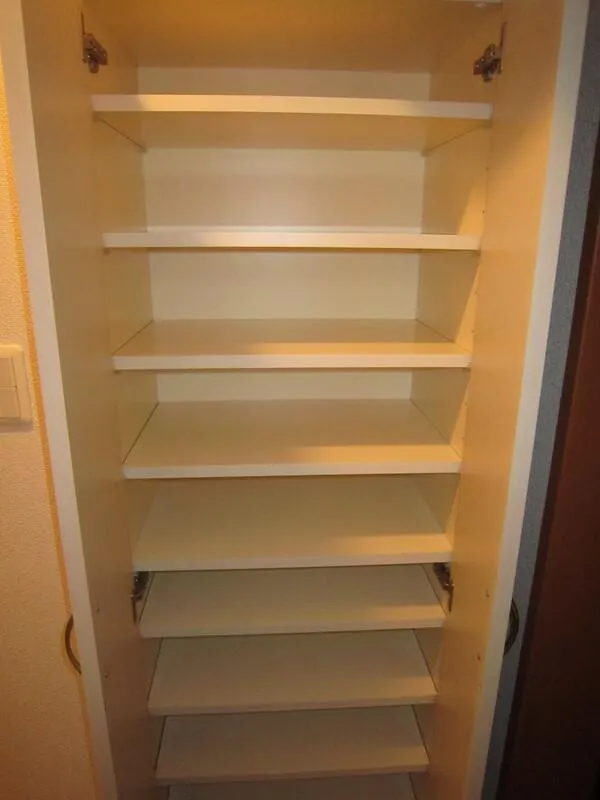 Casa Splendid Toranomon Est - Interior - ["Shelving", "Wood", "Shelf"]