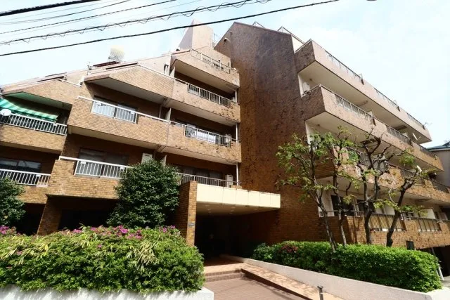 Born Akasaka - Exterior - []