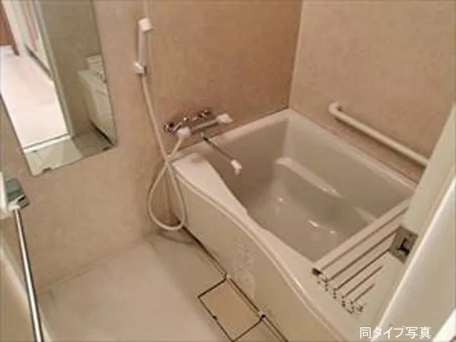 Comforia Ginza East - Interior - ["Bathroom", "Property", "Bathtub"]