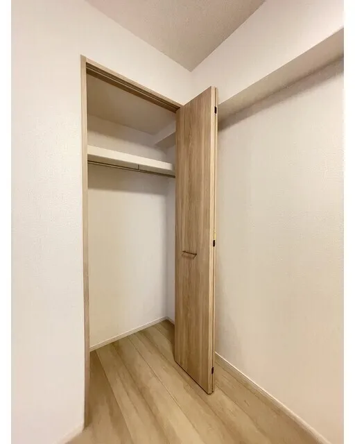 Due Oku - Interior - ["Flooring", "Wood", "Floor"]