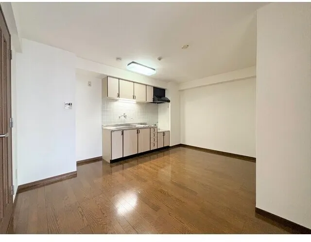 Kaminakazato Heights - Interior - ["Flooring", "Floor", "Ceiling"]