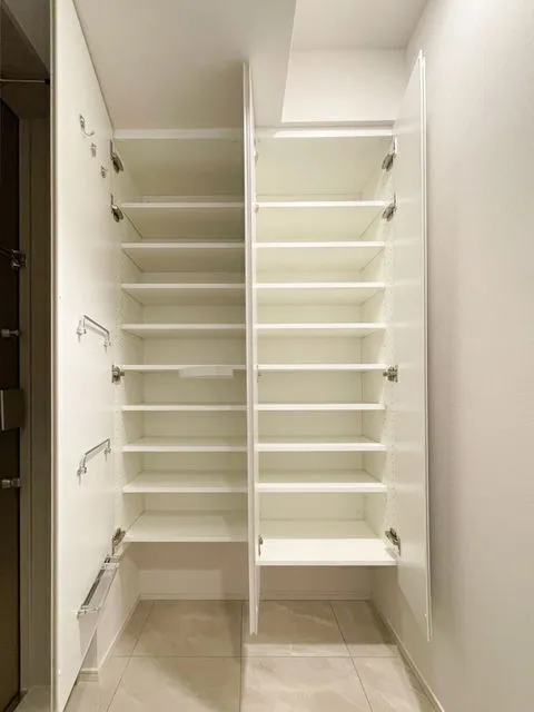 Lefon Progre Hongo 3-Chome - Interior - ["Wood", "Flooring", "Floor"]