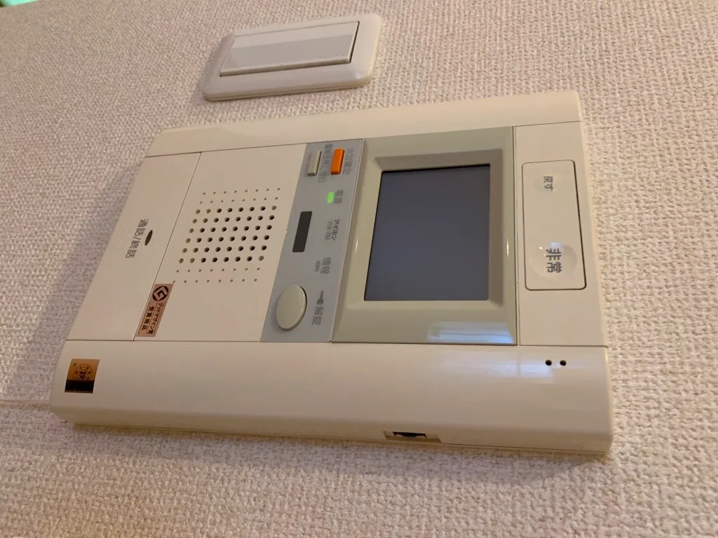 Belle Face Hongo Yumicho - Interior - ["Rectangle", "Gadget", "Electronic device"]