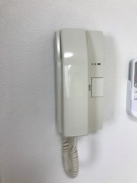 Patio Sangenjaya - Interior - ["Technology", "Electronic device", "Bathroom accessory"]