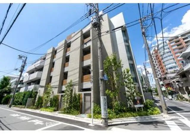 Comodo Ebisu - Exterior - ["Plant", "Building", "Cloud"]