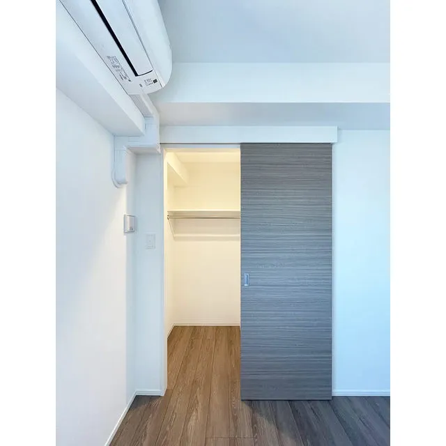 Zinnia Asakusa - Interior - ["Building", "Wood", "Rectangle"]