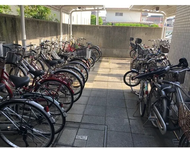 Corporate Takenotsuka 2-Chome - Other - ["Bicycle", "Tire", "Wheel"]