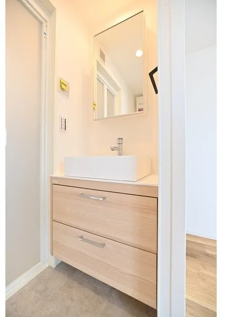 False Class Takadanobaba - Interior - ["Flooring", "Bathroom Sink", "Wood"]
