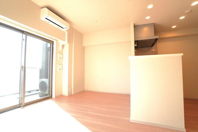 Livio Maison Ochanomizu EAST - Interior - ["Flooring", "Floor", "Ceiling"]