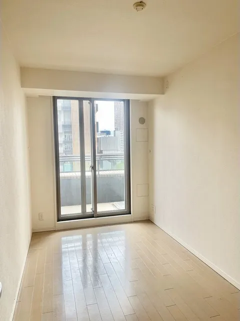 Katerina Mita Tower Suite West Ark - Interior - ["Window", "Fixture", "Building"]