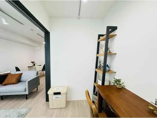 Well Square Gakugei Daigaku II - Interior - ["Furniture", "Interior design", "Flooring"]