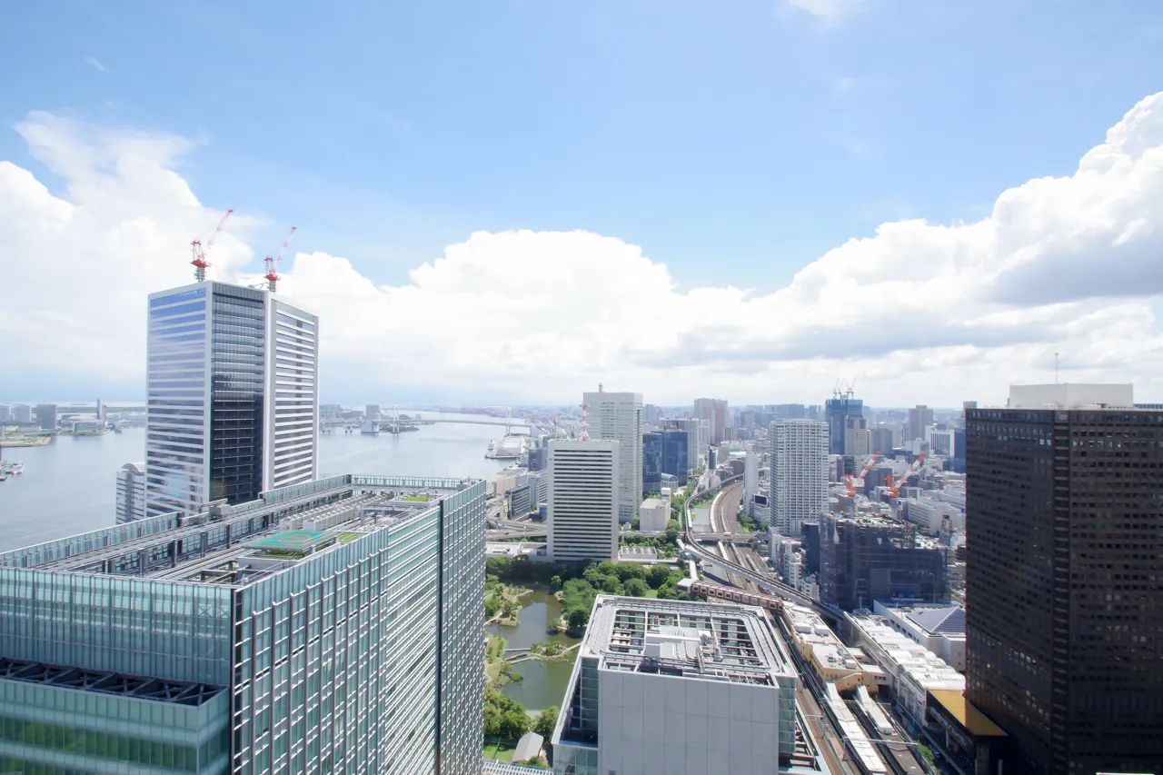La Tour Shiodome - Interior - ["Skyscraper", "Building", "Urban area"]
