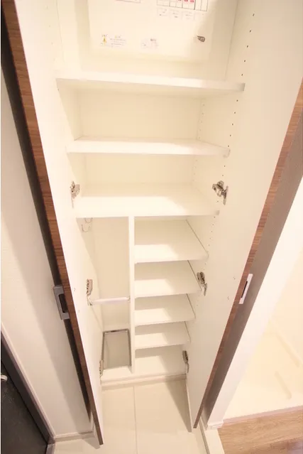 Medio Tsukishima - Interior - ["Property", "Stairs", "Shelf"]