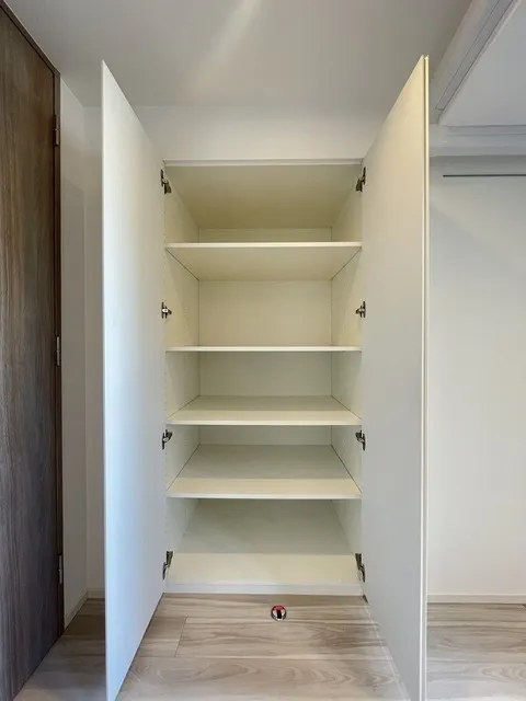 Stylio Kamata West - Interior - ["Flooring", "Wood", "Floor"]