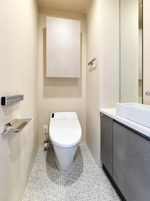 Baus Flats Kuramae - Interior - ["Toilet seat", "Bathroom", "Plumbing fixture"]