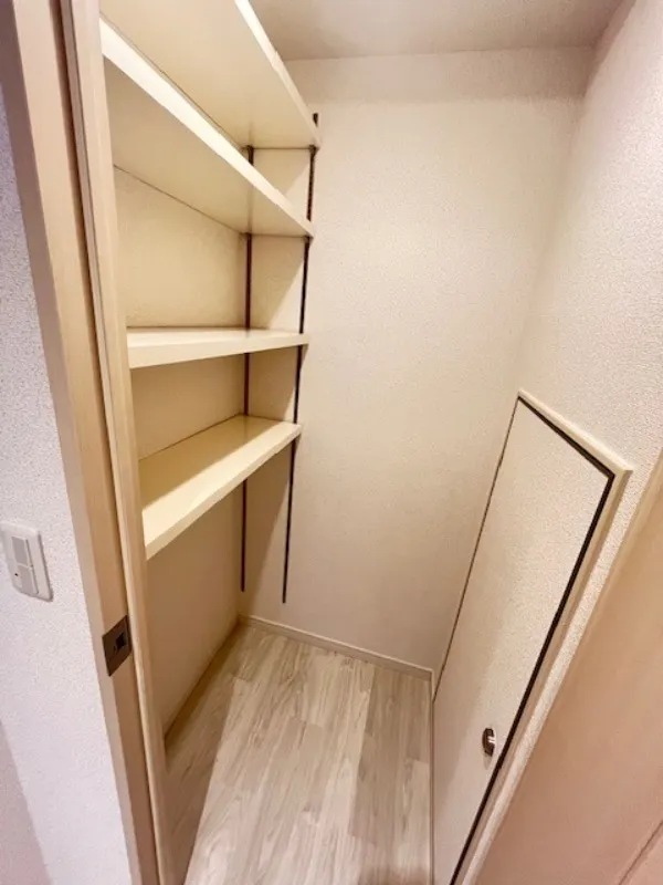 West Park Tower Ikebukuro - Interior - ["Wood", "Flooring", "Floor"]