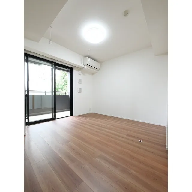 Comforia Shibuya West - Interior - ["Building", "Fixture", "Window"]
