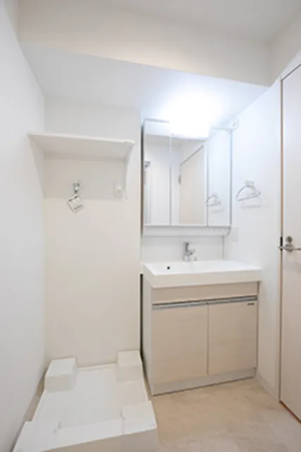 Glorious Nishi-Ogikubo - Interior - ["Sink", "Mirror", "Plumbing fixture"]