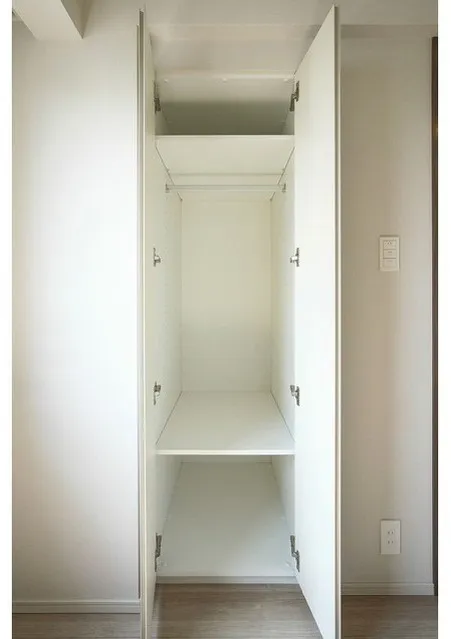 Due Fuchu I - Interior - ["Wall", "Wood", "Flooring"]
