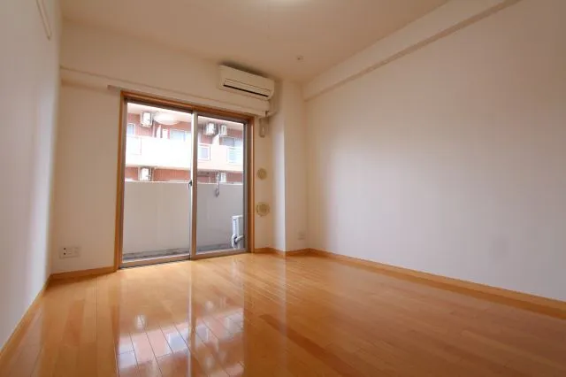 Prime Urban Omori - Interior - ["Flooring", "Wood", "Floor"]