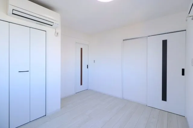 Bright Sumiyoshi - Interior - ["Wood", "Flooring", "Floor"]