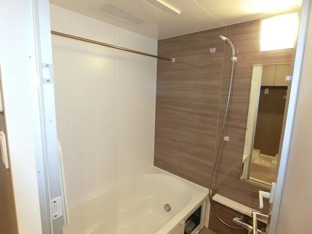 Cross Residence Kamata II - Interior - ["Plumbing fixture", "Flooring", "Floor"]