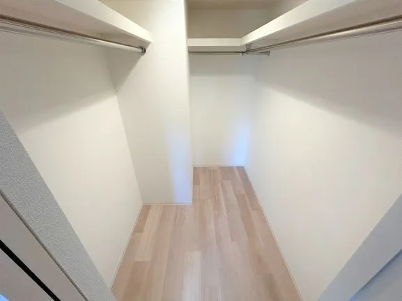 Serenite Esaka Miracle - Interior - ["Flooring", "Wood", "Floor"]