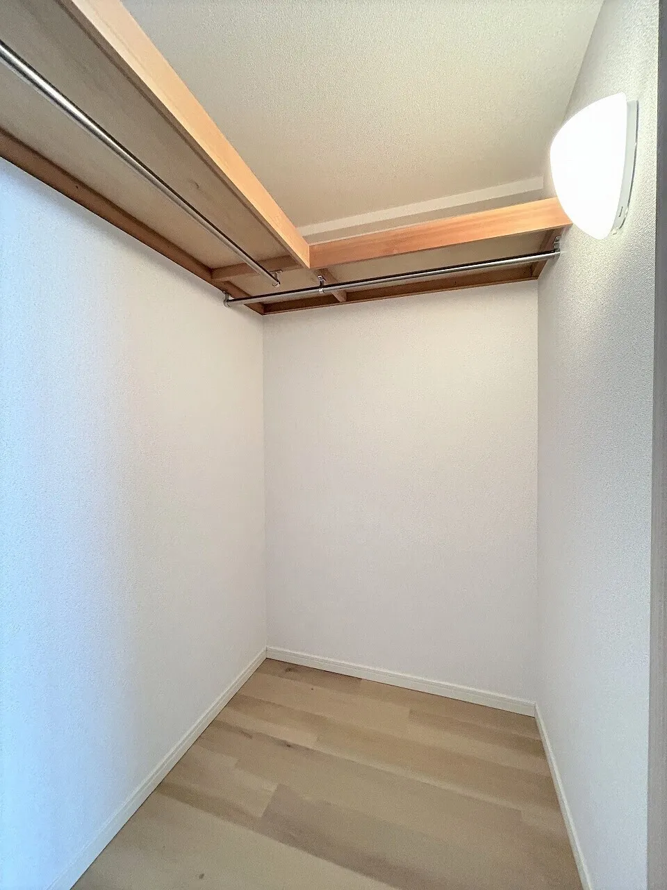 Esty Maison Toyosu Residence - Interior - ["Wall", "Wood", "Ceiling"]