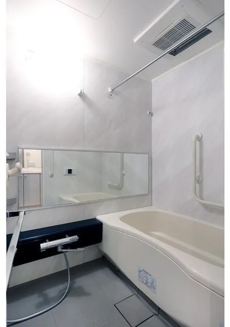 Residence Charmant Tsukishima - Interior - ["Plumbing fixture", "Bathroom", "Flooring"]
