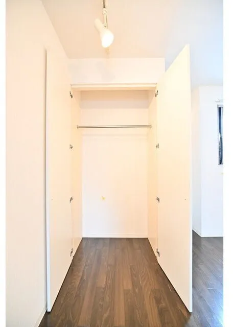 Maple Shin Nakano - Interior - ["Flooring", "Wood", "Floor"]