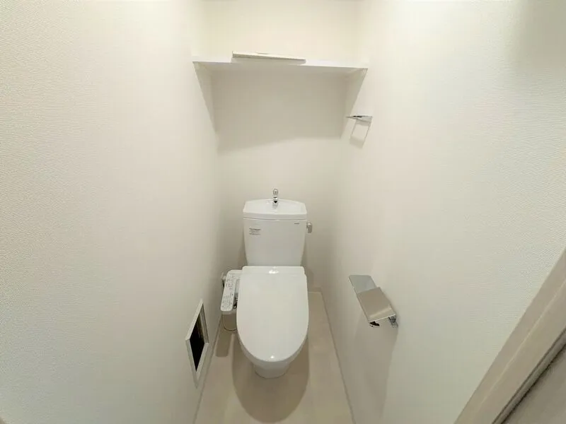D.Clarest Honjo Higashi FJRE - Interior - ["Toilet seat", "Flooring", "Floor"]