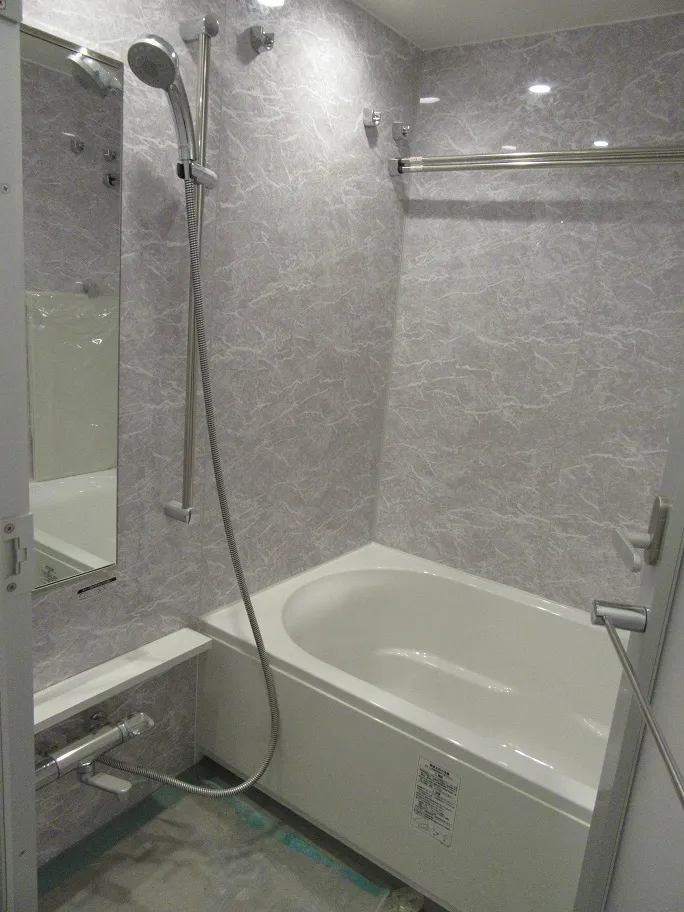 Gran Casa Honkomagome - Interior - ["Plumbing fixture", "Bathroom", "Flooring"]