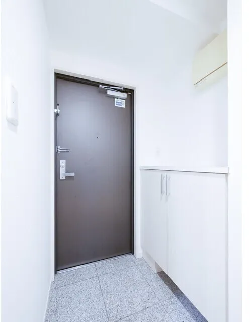TK Flats Shibuya - Interior - ["Floor", "Apartment", "Door"]